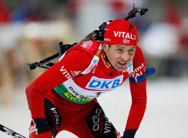 Норвежец Оле-Эйнар Бьорндален стал чемпионом мира по биатлону в гонке преследования