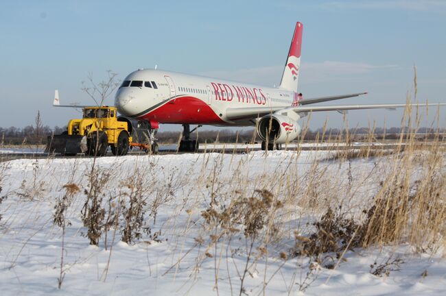 Ту-204 авиакомпании Red Wings. Архив