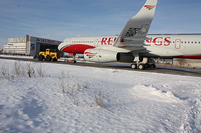 Ту-204 авиакомпании Red Wings. Архив