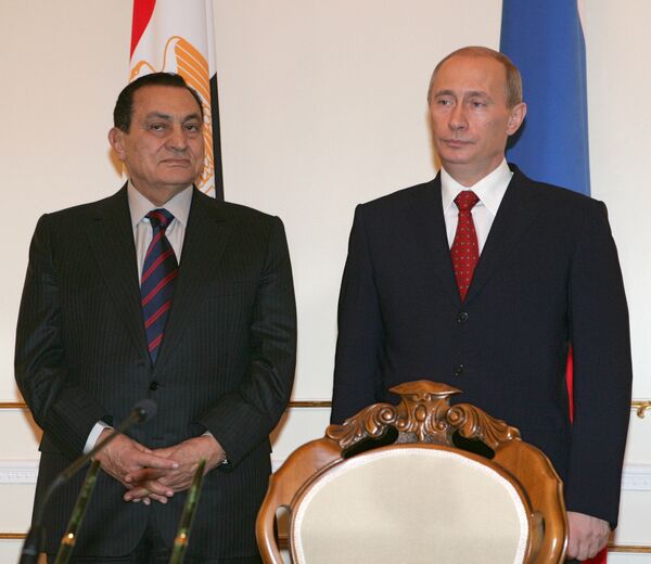Мубарак приглашает президента РФ посетить в июне Египет с визитом