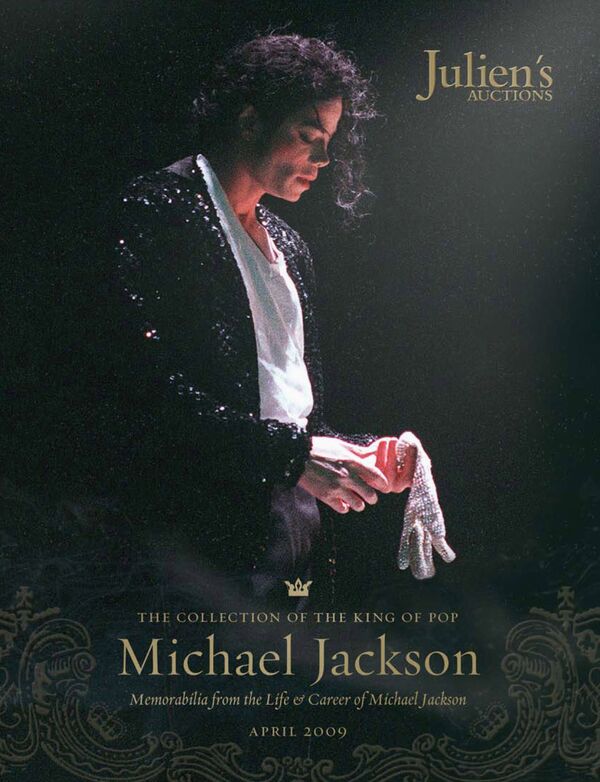 Майкл Джексон устраивает аукцион своих личных вещей