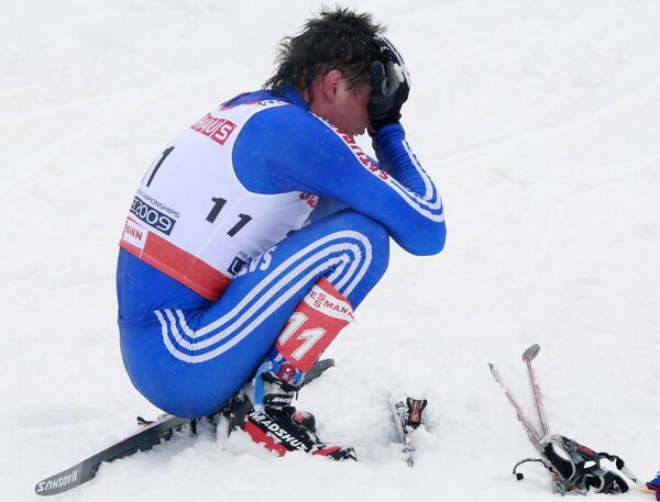 Александр Легков после досадного падения на финише гонки на 30 км в рамках ЧМ по лыжным видам спорта