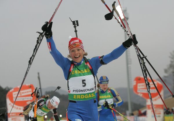 Россиянка Ольга Зайцева победила в масс-старте на чемпионате мира по биатлону