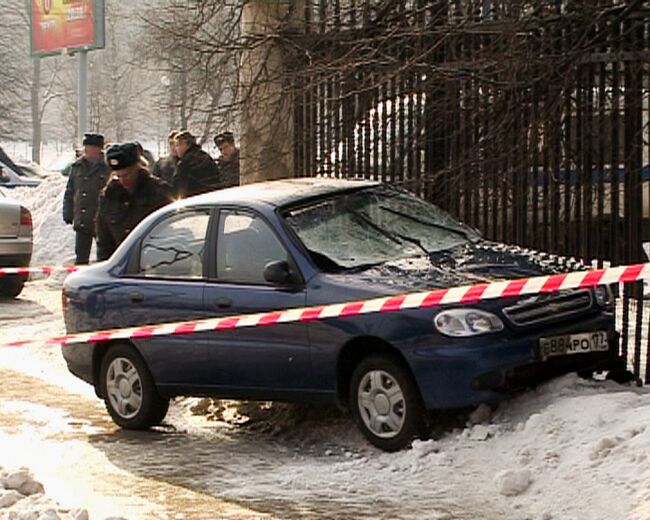 Автомобиль врезался в остановку общественного транспорта. Фото с места событий