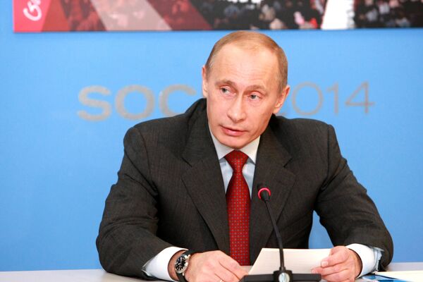 Премьер-министр РФ Владимир Путин в Едином Информационном Центре