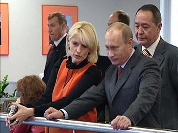 Владимир Путин окунулся в мультимедиа. Визит премьера в РИА Новости