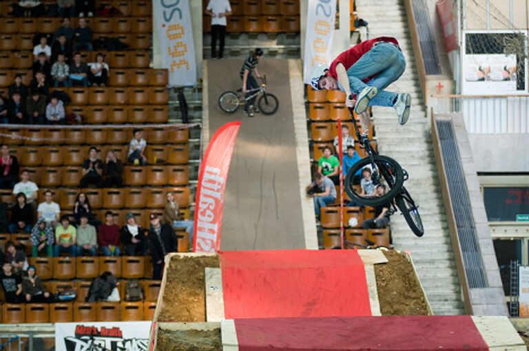 Мастера MTB и BMX на выставке «Велопарк 2009»