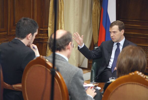 Интервью президента России Дмитрия Медведева представителям средств массовой информации Испании
