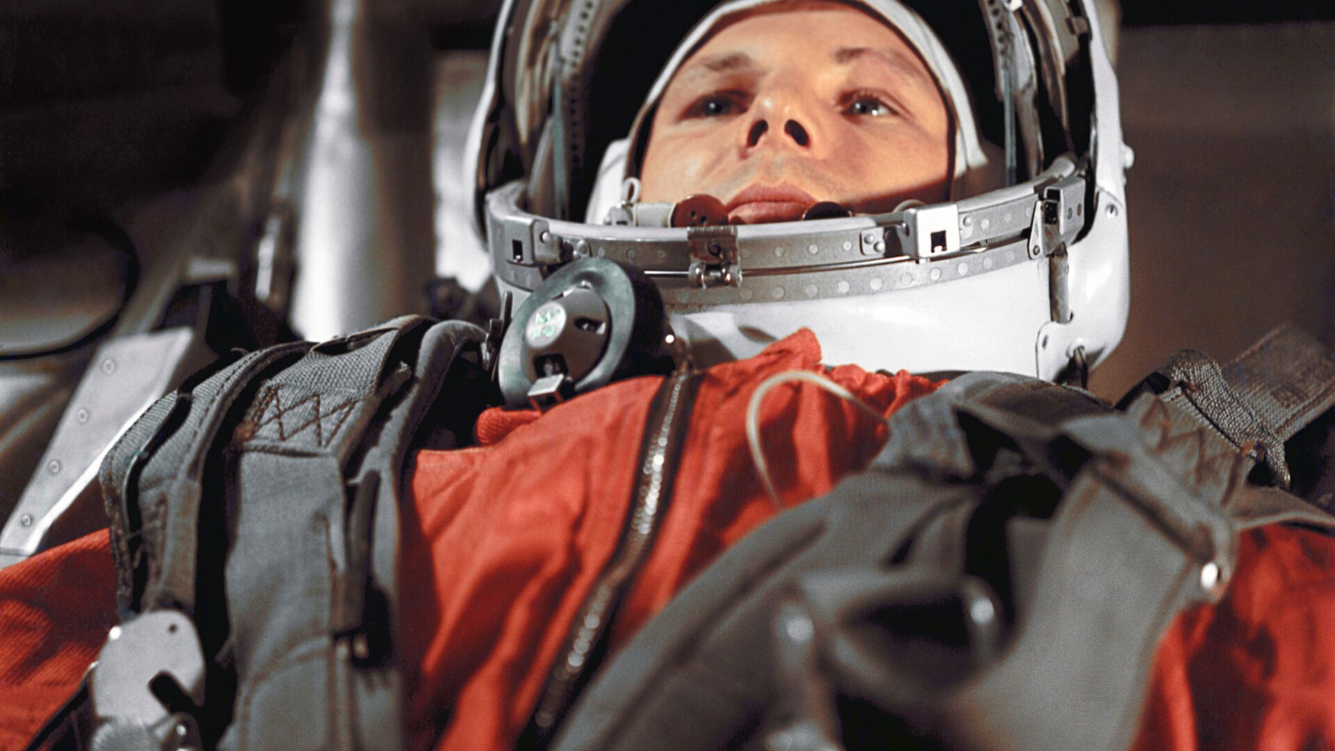 Летчик-космонавт Ю.Гагарин в кабине космического корабля “Восток” - РИА Новости, 1920, 07.01.2021