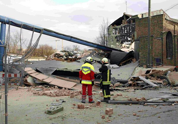 Бывшее здание городского архива рухнуло во вторник в Кельне