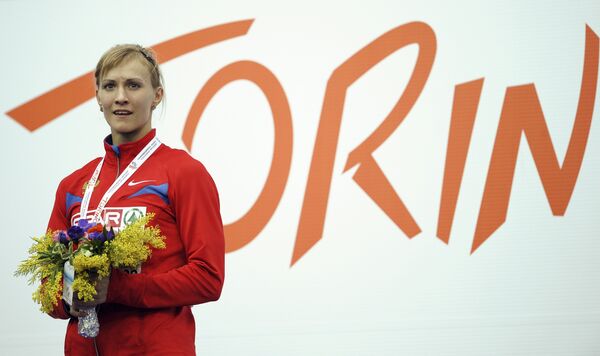 Анна Богданова на награждении победителей в соревнованиях по пятиборью на зимнем ЧЕ по легкой атлетике