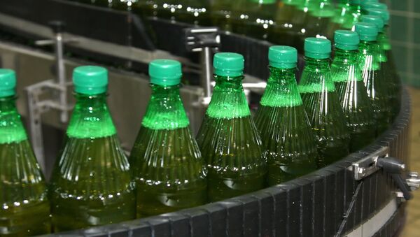 Парусник из пластиковых бутылок призван привлечь внимание к необходимости вторичной переработки отходов