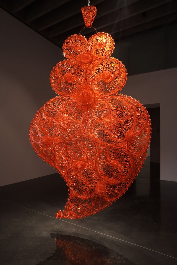 Инсталляция Хоана Васконселуш  «Независимое сердце(красное) № 3», 2008 будет представлена на выставке