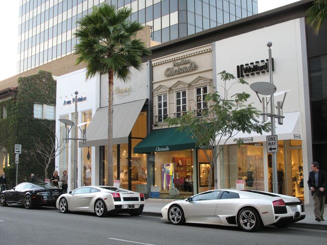 Улица Rodeo Drive в Лос-Анджелесе