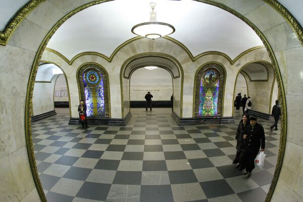 Станция метро Новослободская (кольцевая). Архив