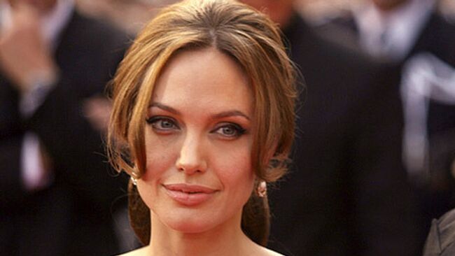 Анджелина Джоли