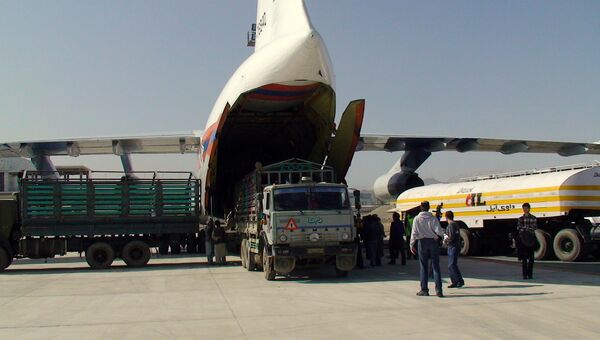 Самолет МЧС РФ с гуманитарной помощью приземлился в аэропорту Кабула