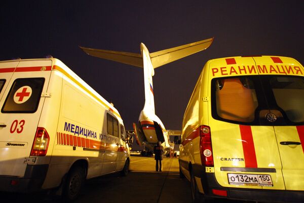 Пострадавшие в ДТП во Вьетнаме прибыли в Москву на самолете МЧС