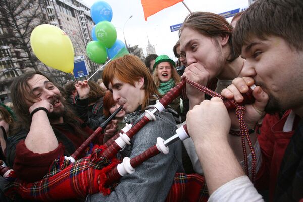 Движение в центре Москвы ограничат из-за парада в День Святого Патрика