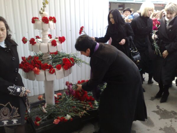 В северной Осетии вспомнили погибших десять лет назад при взрыве на рынке во Владикавказе