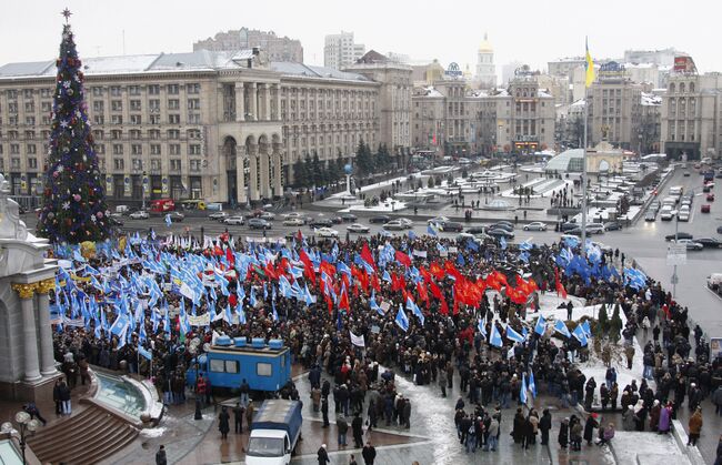 Акция протеста профсоюзов в Киеве открылась митингом на Майдане