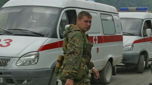 Микроавтобус столкнулся с бензовозом в Северной Осетии