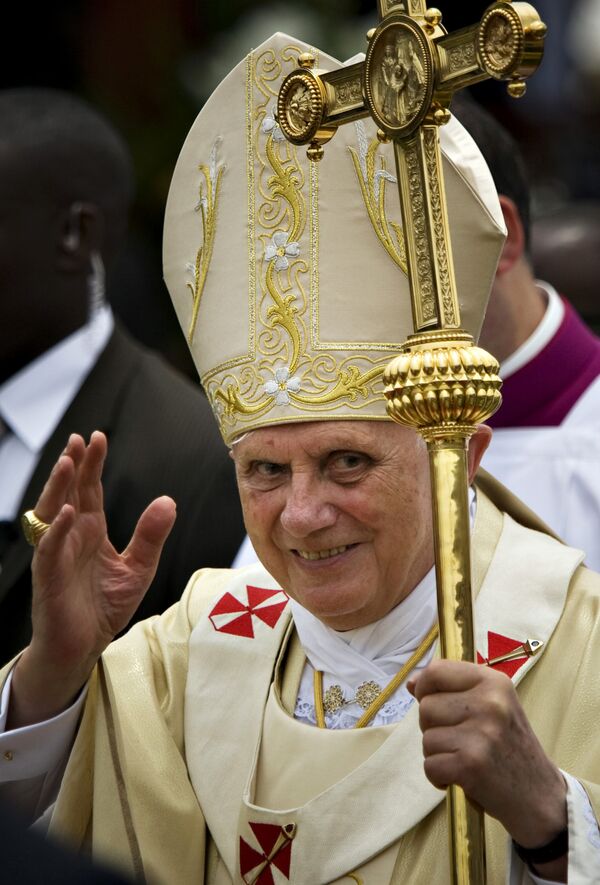 Первый визит Папы Римского Бенедикта Шестнадцатого в Африку