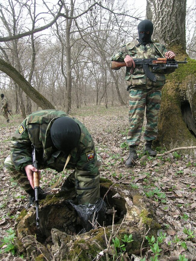 Обнаружен тайник с боеприпасами. Архив