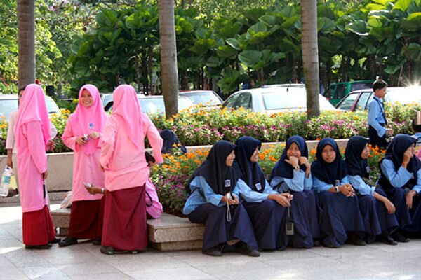 Школьницы из мусульманских семей на экскурсии