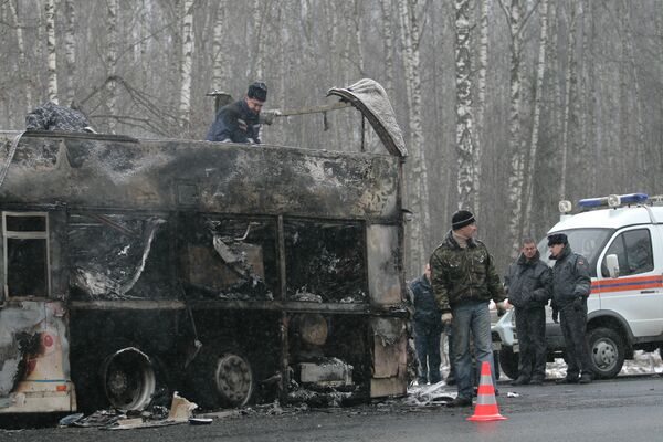 Лобовое столкновение автобуса Икарус с КАМАЗом произошло в пригороде Петушков