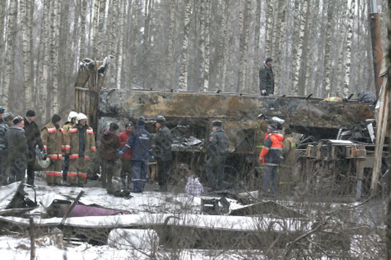 Лобовое столкновение автобуса Икарус с КАМАЗом произошло в пригороде Петушков