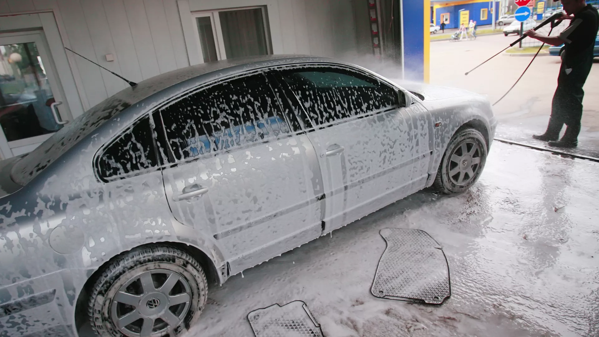 Автомойка на Ленинградском шоссе Автомойка на Ленинградском шоссе - РИА Новости, 1920, 08.11.2021