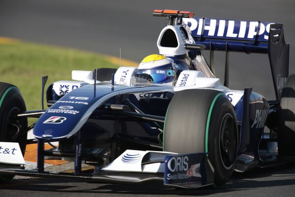 Болид пилота команды Уильямс Нико Росберга во время практики Гран-при Австралии