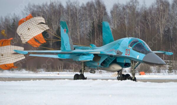 Истребитель-бомбардировщик Су-34, на котором совершил полет президент России Дмитрий Медведев