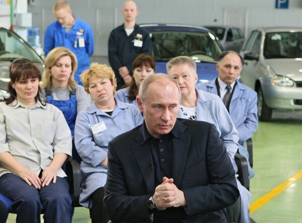 Премьер-министр РФ Владимир Путин посетил АвтоВАЗ