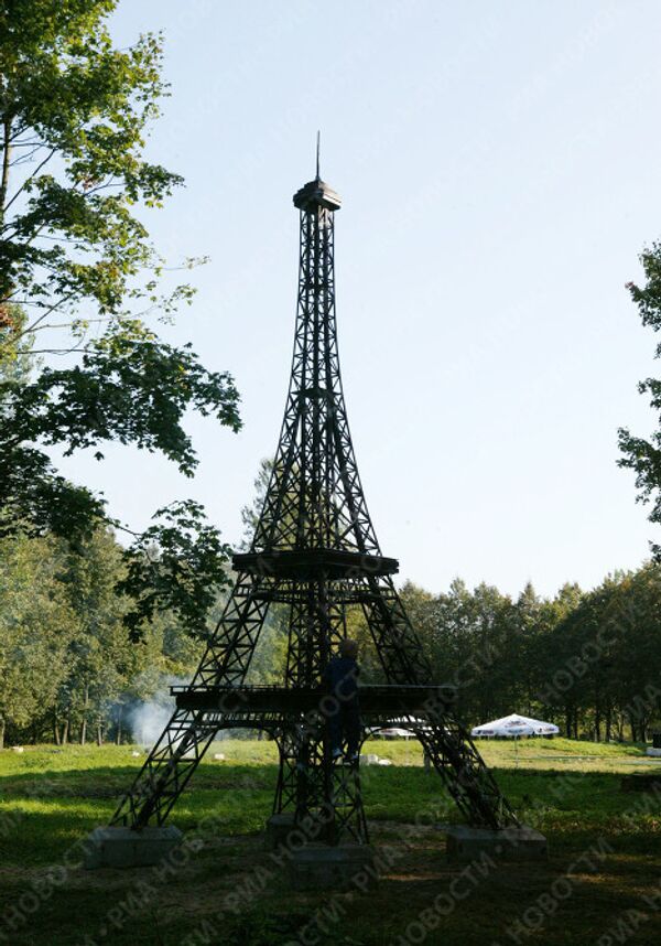 Копия знаменитой парижской Эйфелевой башни в Калининградской области
