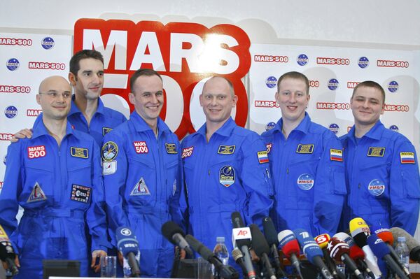 Члены международной экспериментальной экспедиции на Марс