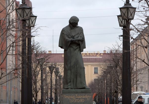 Итальянец передал России скульптуру по мотивам повести Гоголя Рим