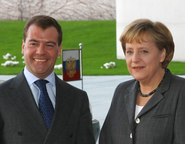 Президент РФ Дмитрий Медведев и канцлер ФРГ Ангела Меркель