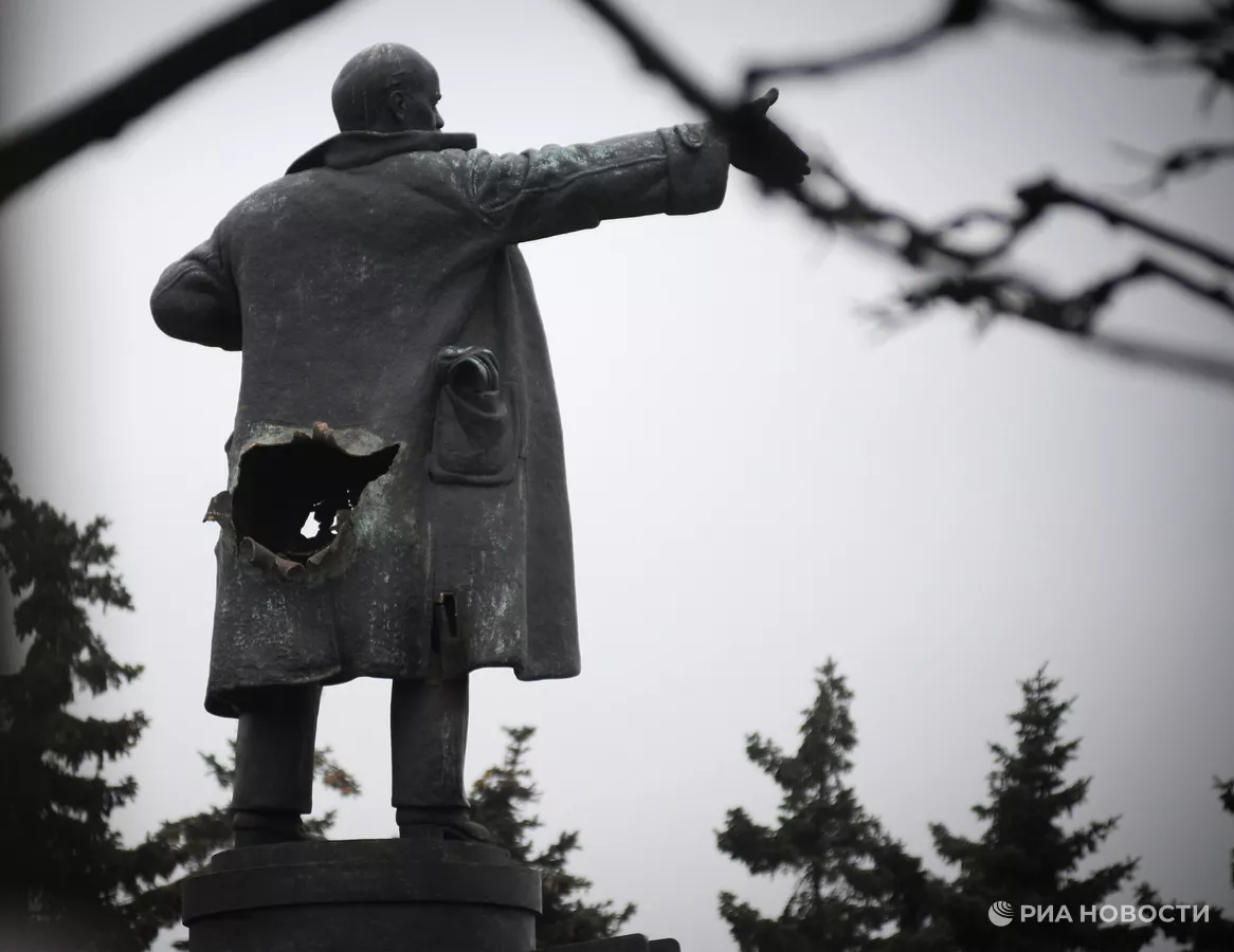 памятник дырке санкт петербург