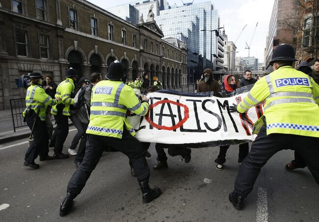 Акция протеста в канун начала саммита G20 в Лондоне