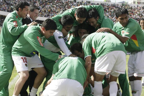 Футболисты сборной Боливии 
