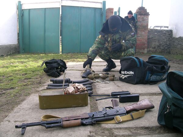 Оружие пропало у погибших в ДТП в Чечне милиционеров - источник
