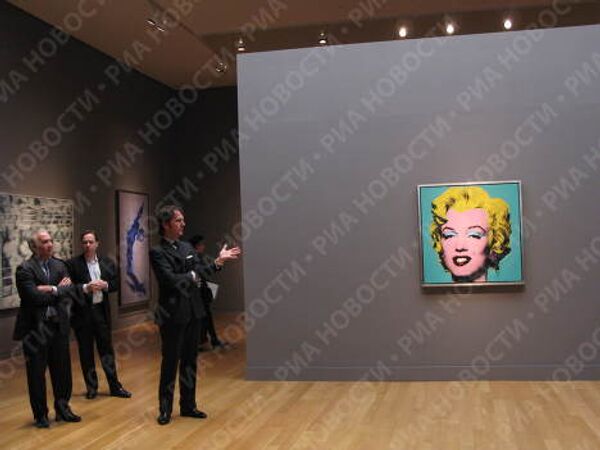 Тобиас Мейер демонстрирует икону поп-арта-Бирюзовую Мерилин Энди Уорхола