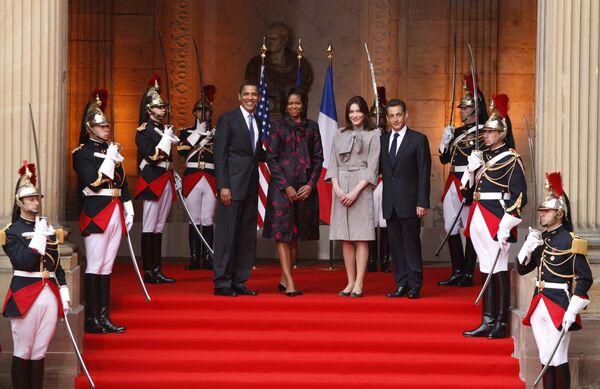 Барак Обама с супругой Мишель и Николя Саркози с супругой Карлой на саммите НАТО