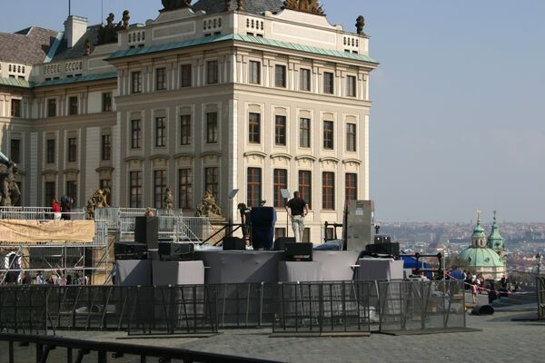 За исключением одного события, подписания Обамой и Медведевым 8 мая в Праге нового СНВ, все другие пройдут на территории США