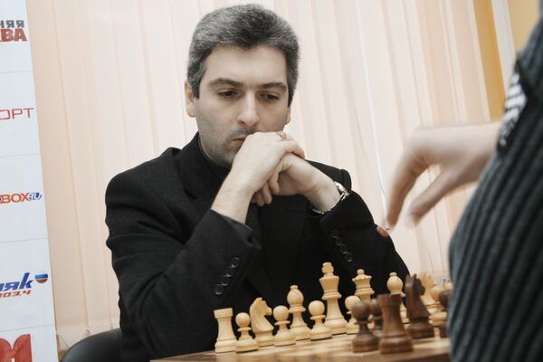 Армянский гроссмейстер Владимир Акопян