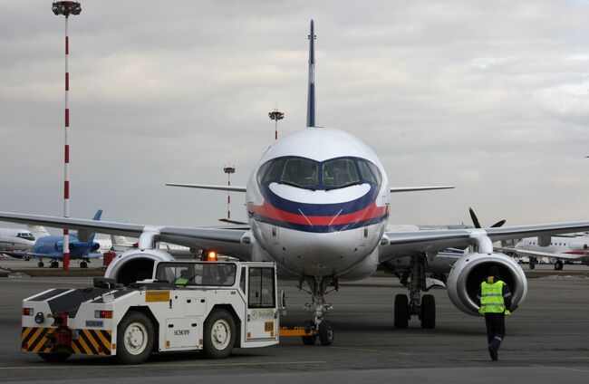 Опытный экземпляр самолета Sukhoi SuperJet 100