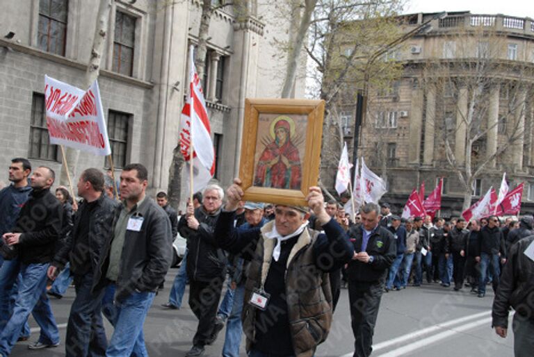 Участники митинга оппозиции в Тбилиси