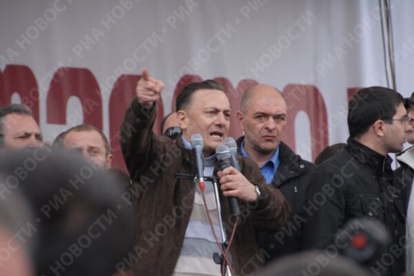 Лидер лейбористов Шалва Нателавшили на митинге оппозиции в Тбилиси